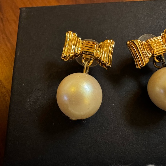 Kate Spade Gold Tone Bow and Cream Pearl Earrings - Picture 3 of 6